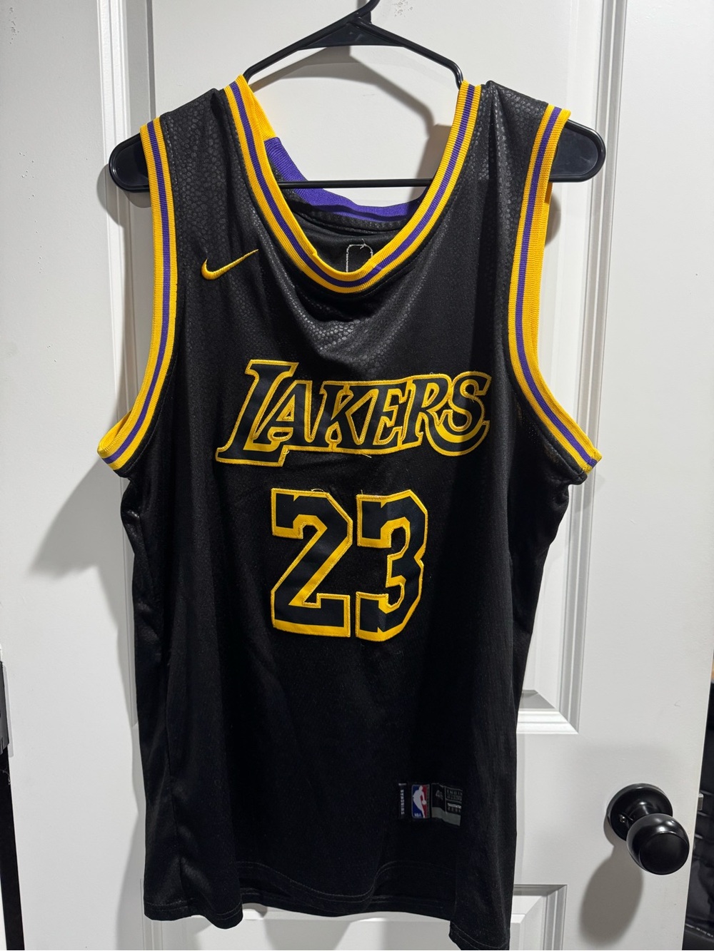 LeBron lakers jersey